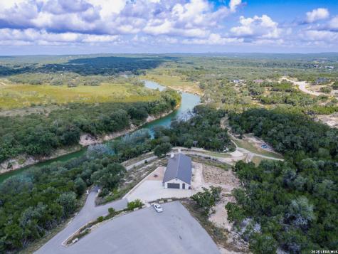 1814 Paradise Parkway Canyon Lake TX 78133