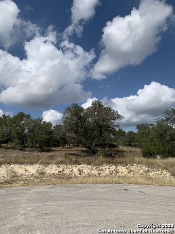 1916 Split Mountain Canyon Lake TX 78133