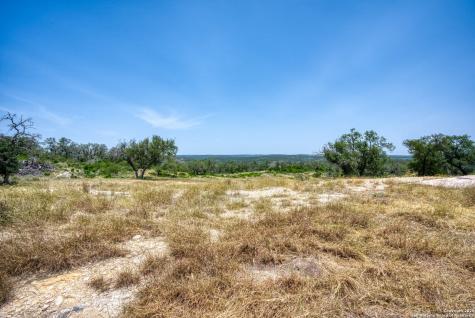 3044 County Road 2615 Rio Medina TX 78066