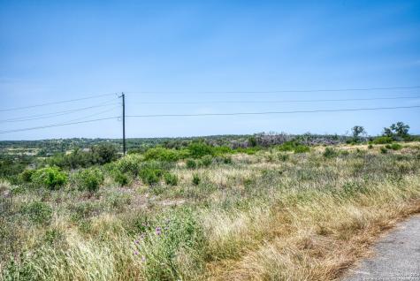 3044 County Road 2615 Rio Medina TX 78066