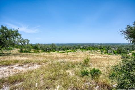 3044 County Road 2615 Rio Medina TX 78066