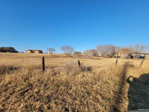 8831 S Fm 2790 W Somerset TX 78069