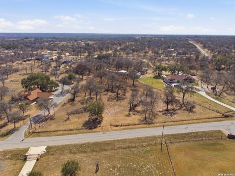 182 E County Road 6868 Natalia TX 78059