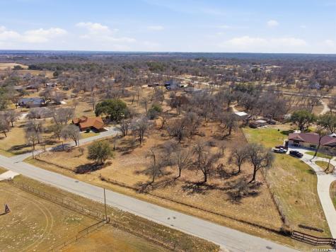 182 E County Road 6868 Natalia TX 78059