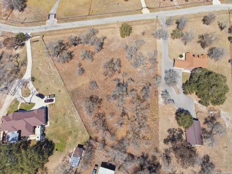 182 E County Road 6868 Natalia TX 78059
