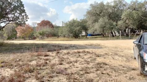 Bl 14 Lt 17-18 Rodeo Path Bandera TX 78003