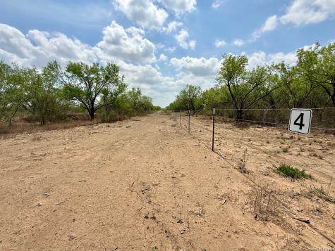 Lot 4 Fm 1332 Jourdanton TX 78026
