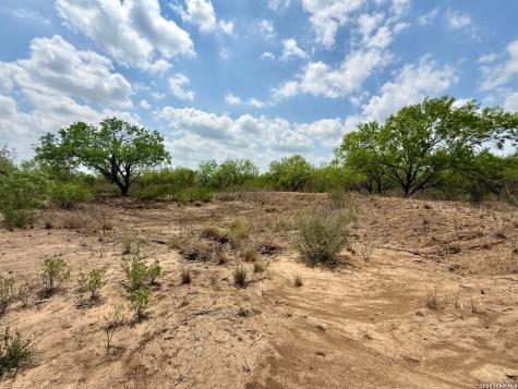 Lot 4 Fm 1332 Jourdanton TX 78026