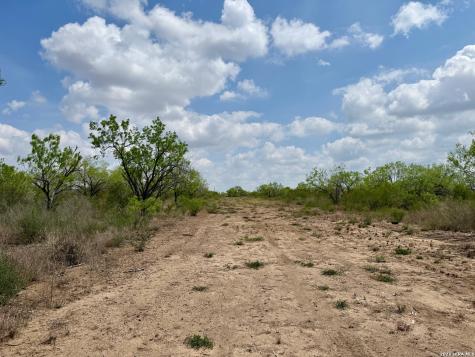 Lot 4 Fm 1332 Jourdanton TX 78026