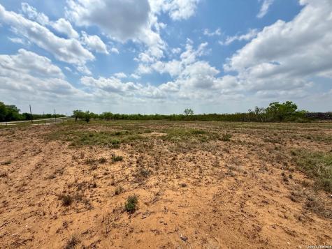 Lot 4 Fm 1332 Jourdanton TX 78026