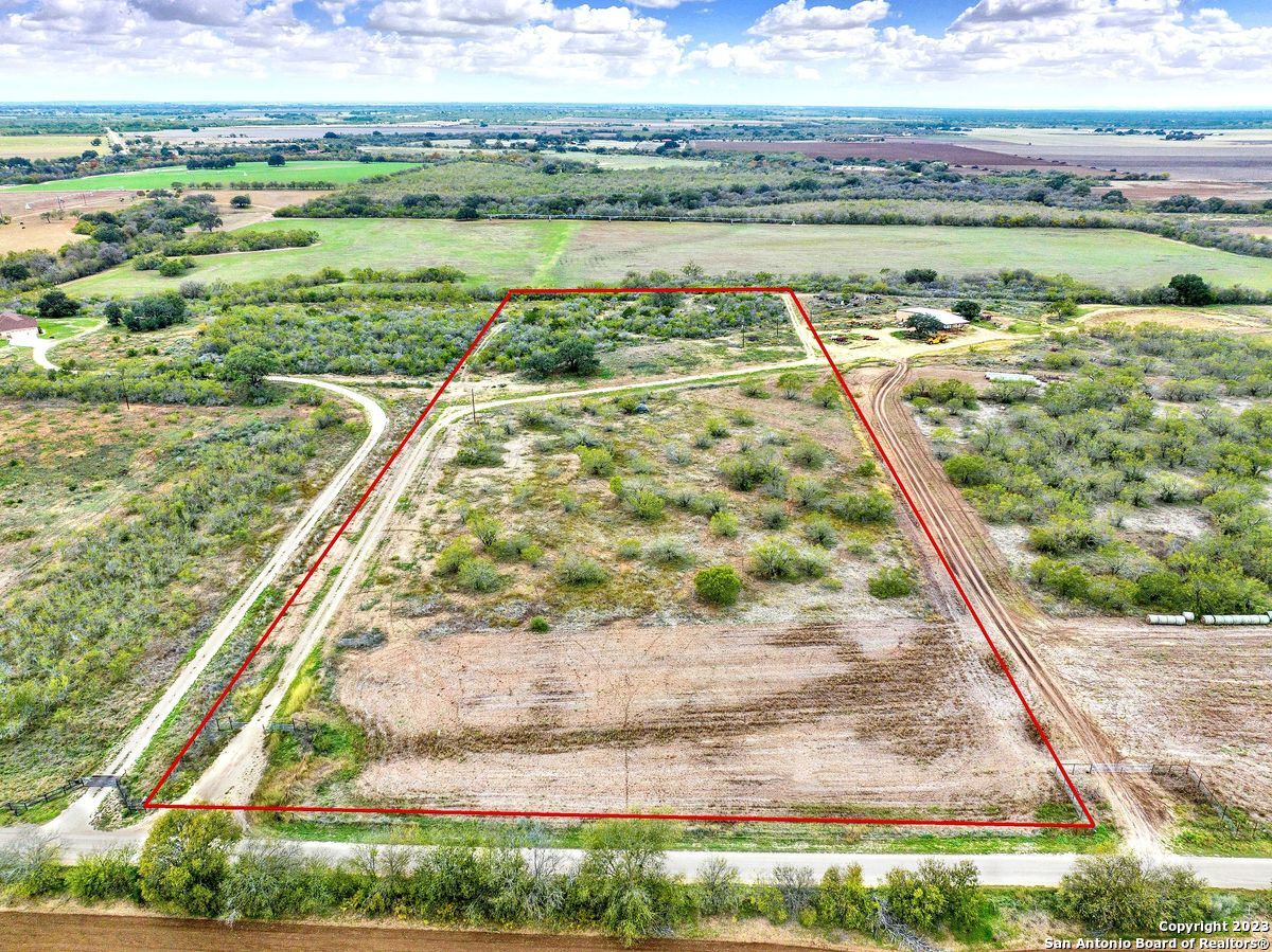 2049 County Road 451 Hondo TX 78861