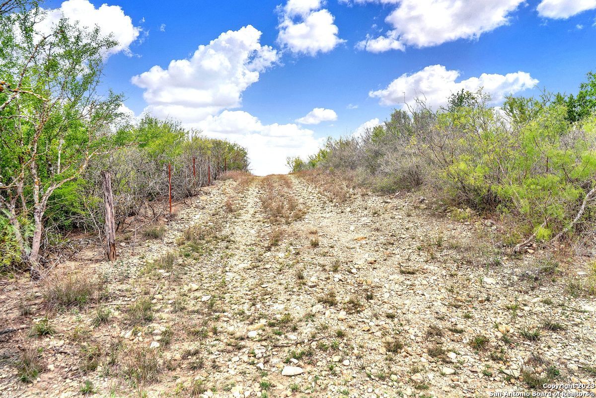 2049 County Road 451 Hondo TX 78861