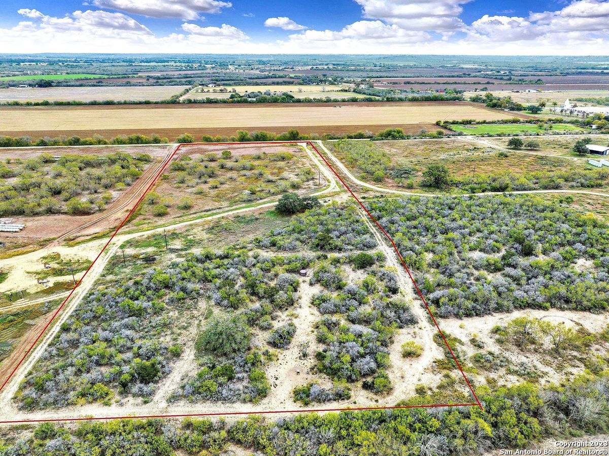 2049 County Road 451 Hondo TX 78861