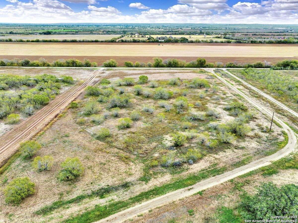 2049 County Road 451 Hondo TX 78861