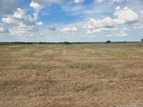 7975 County Road 2400 Moore TX 78057