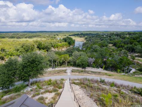 942 Blueridge View Canyon Lake TX 78133