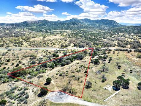 316 Robin Road Camp Wood TX 78833