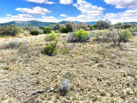 316 Robin Road Camp Wood TX 78833
