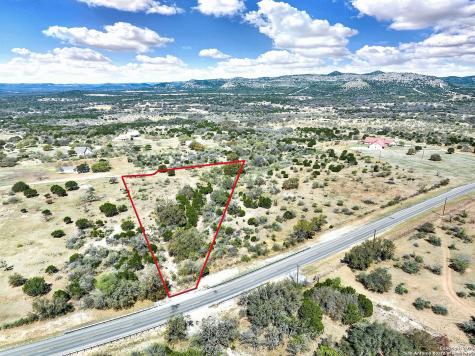 316 Robin Road Camp Wood TX 78833