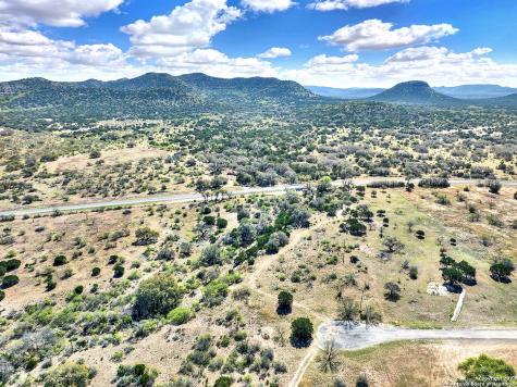316 Robin Road Camp Wood TX 78833