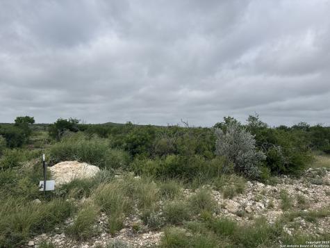 87 Palomino Hills Uvalde TX 78801