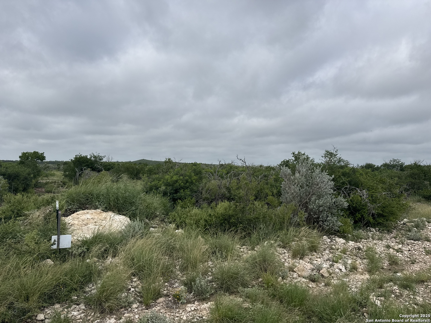 87 Palomino Hills Uvalde TX 78801