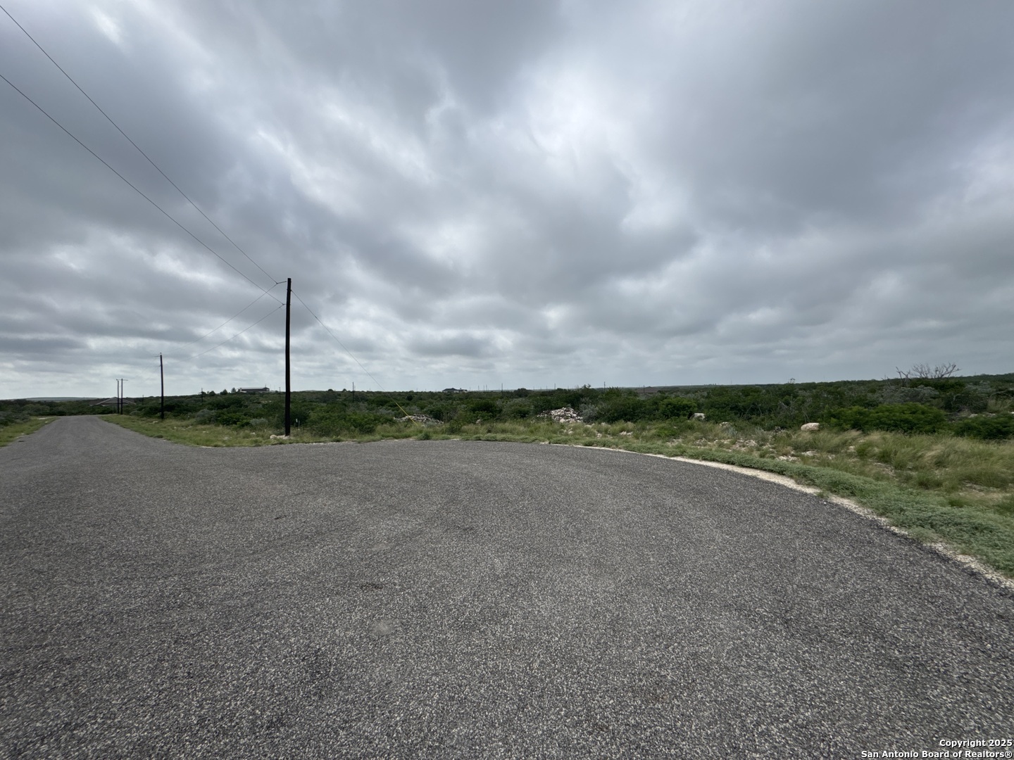 87 Palomino Hills Uvalde TX 78801