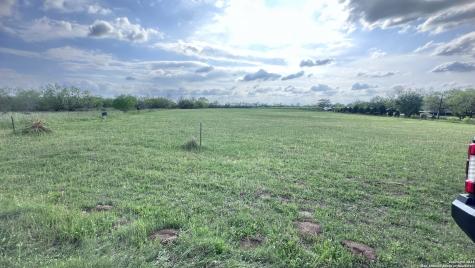 1 County Road # 163 Elmendorf TX 78112