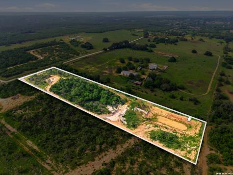 2105 County Road 124 Floresville TX 78114