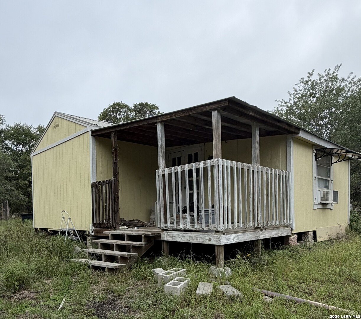 105 Clear Springs Floresville TX 78114