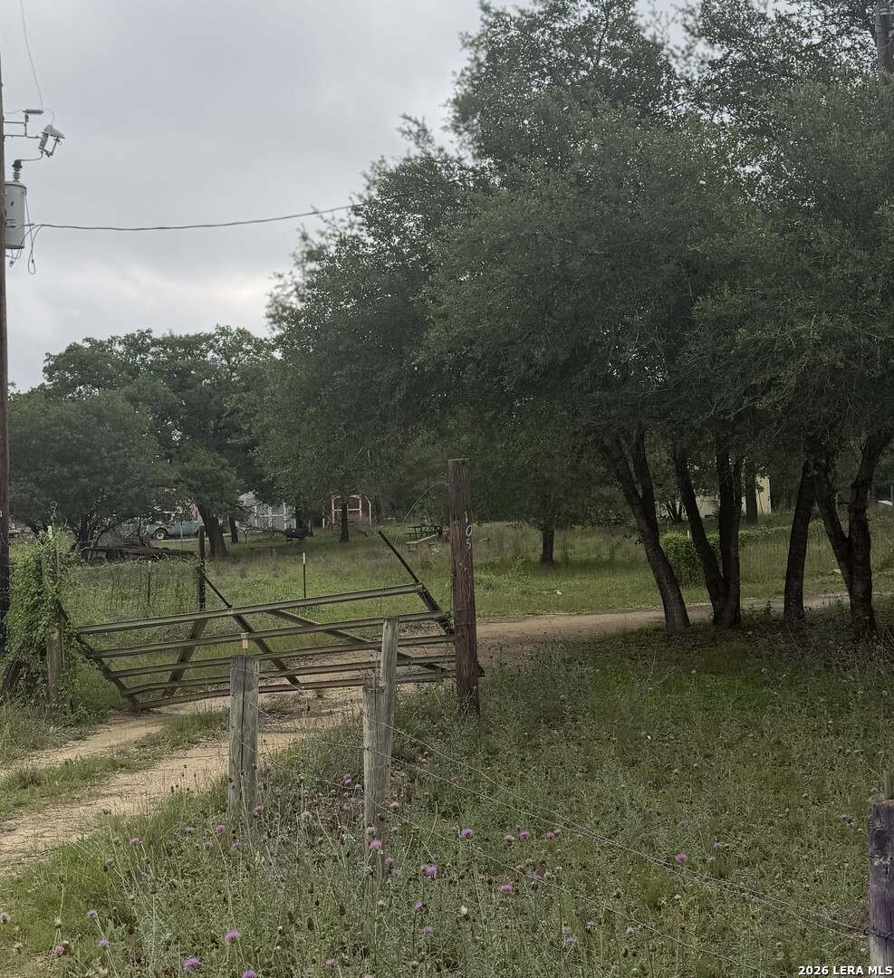 105 Clear Springs Floresville TX 78114