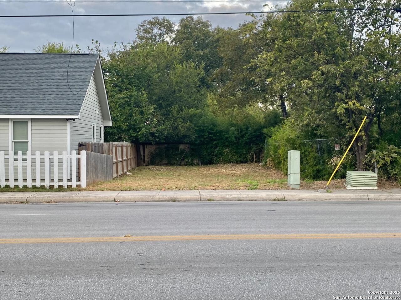 423 N Hackberry Street San Antonio TX 78202