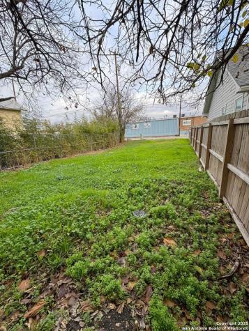 423 N Hackberry Street San Antonio TX 78202