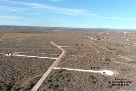 61 Friendship Hills Uvalde TX 78801