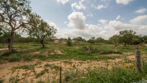 1062 County Road 122 Lot 4 Floresville TX 78114