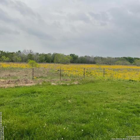 658 County Road 441 Stockdale TX 78160