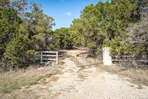 487 Old Bear Creek New Braunfels TX 78132
