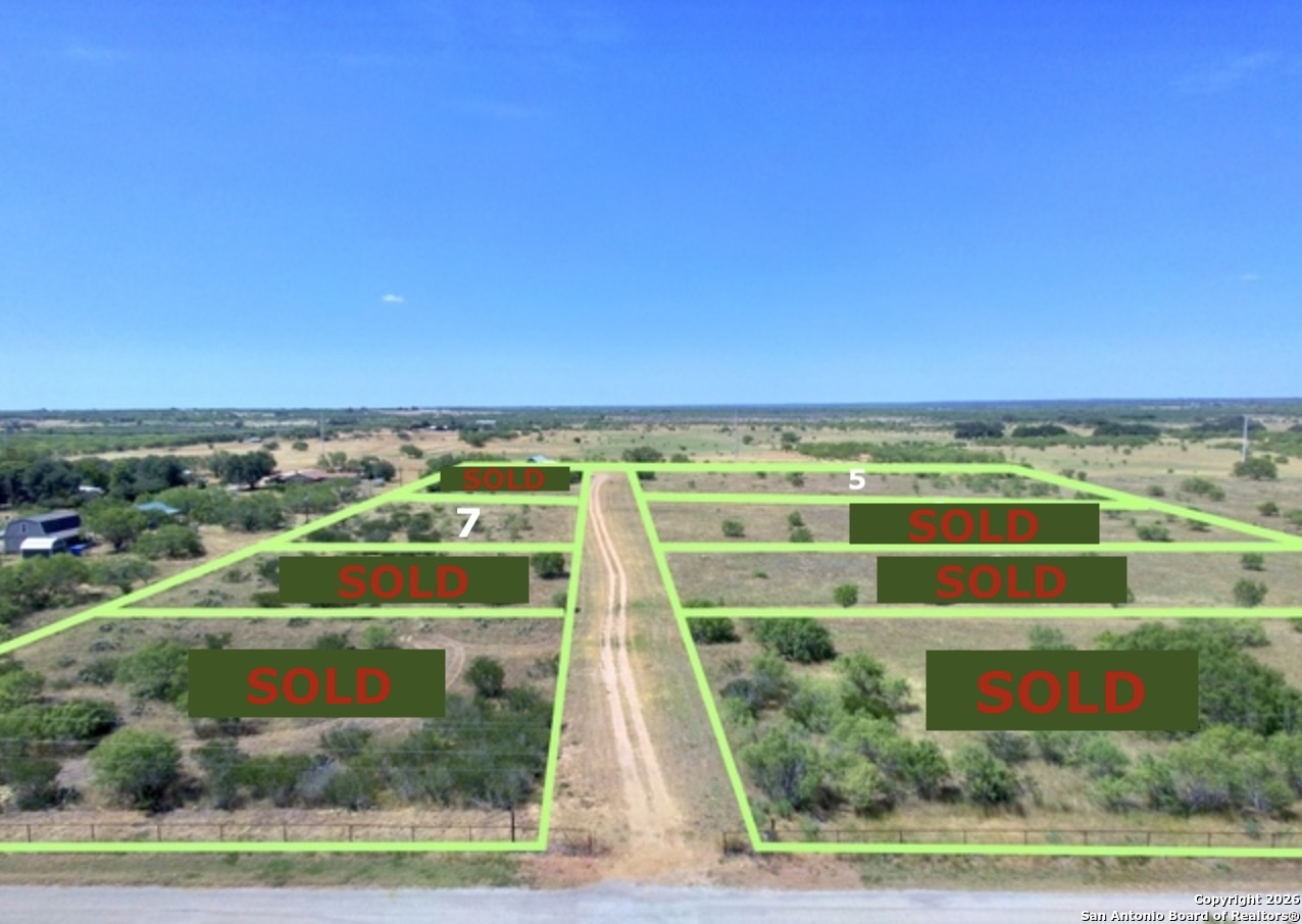 04 Hillcrest Drive Moore TX 78057