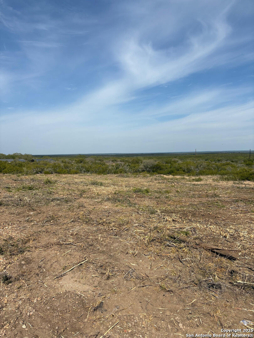 3272 County Road 1515 Moore TX 78057