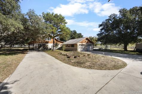 2452 2nd Street Pleasanton TX 78064