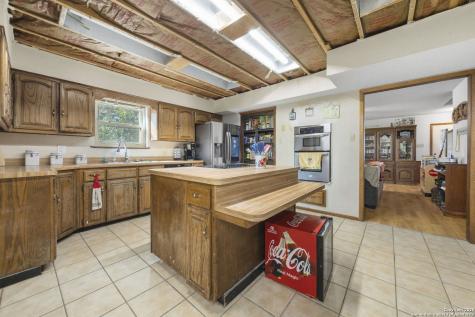 2452 2nd Street Pleasanton TX 78064