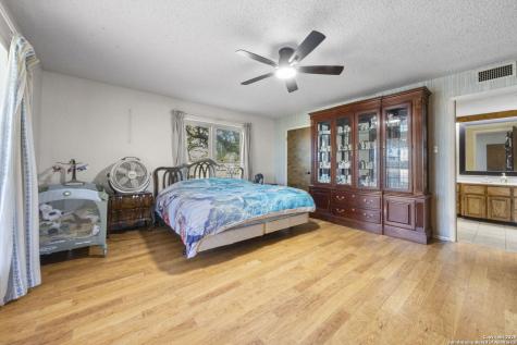 2452 2nd Street Pleasanton TX 78064