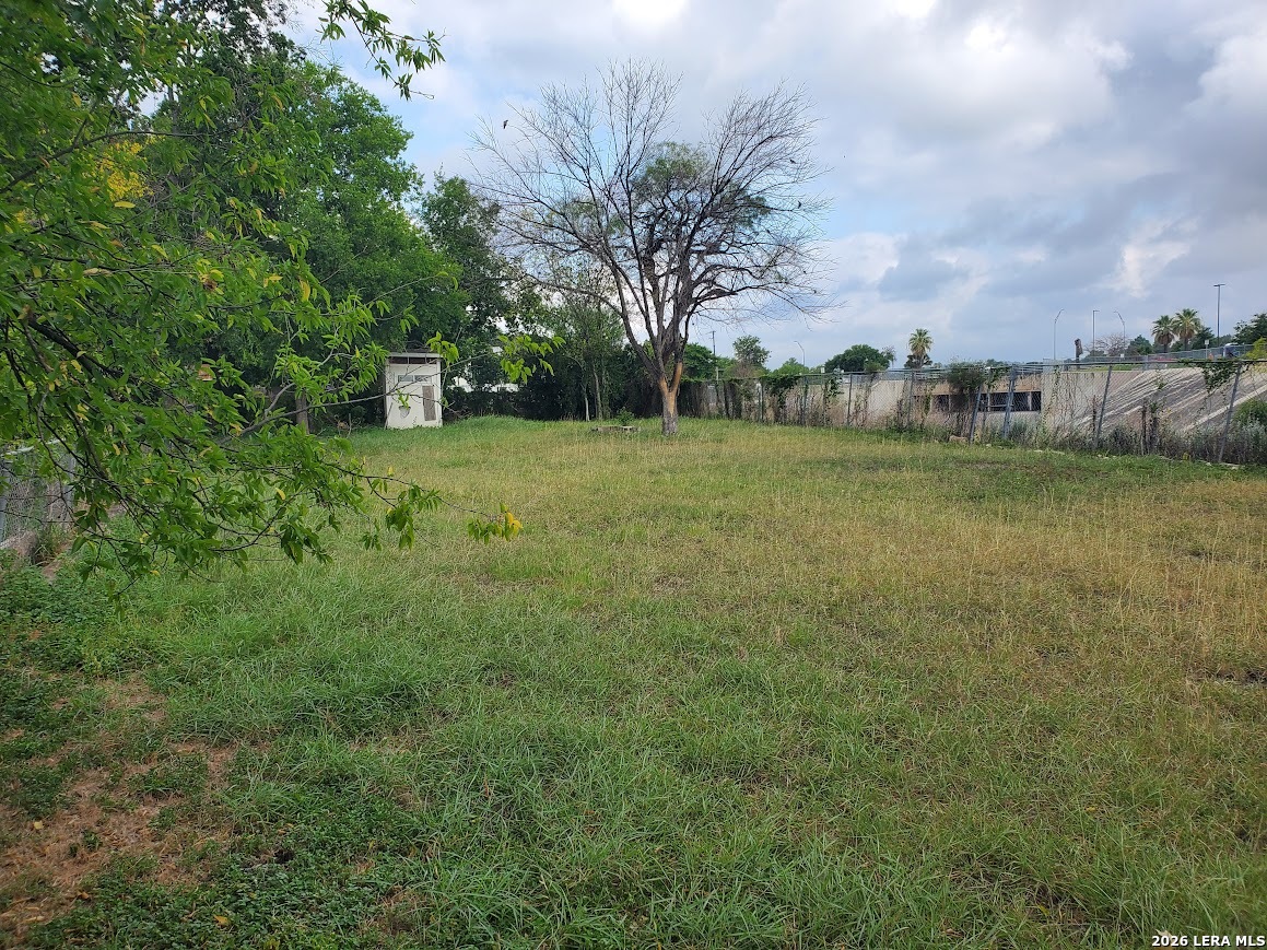 1915 N Hamilton Street San Antonio TX 78201