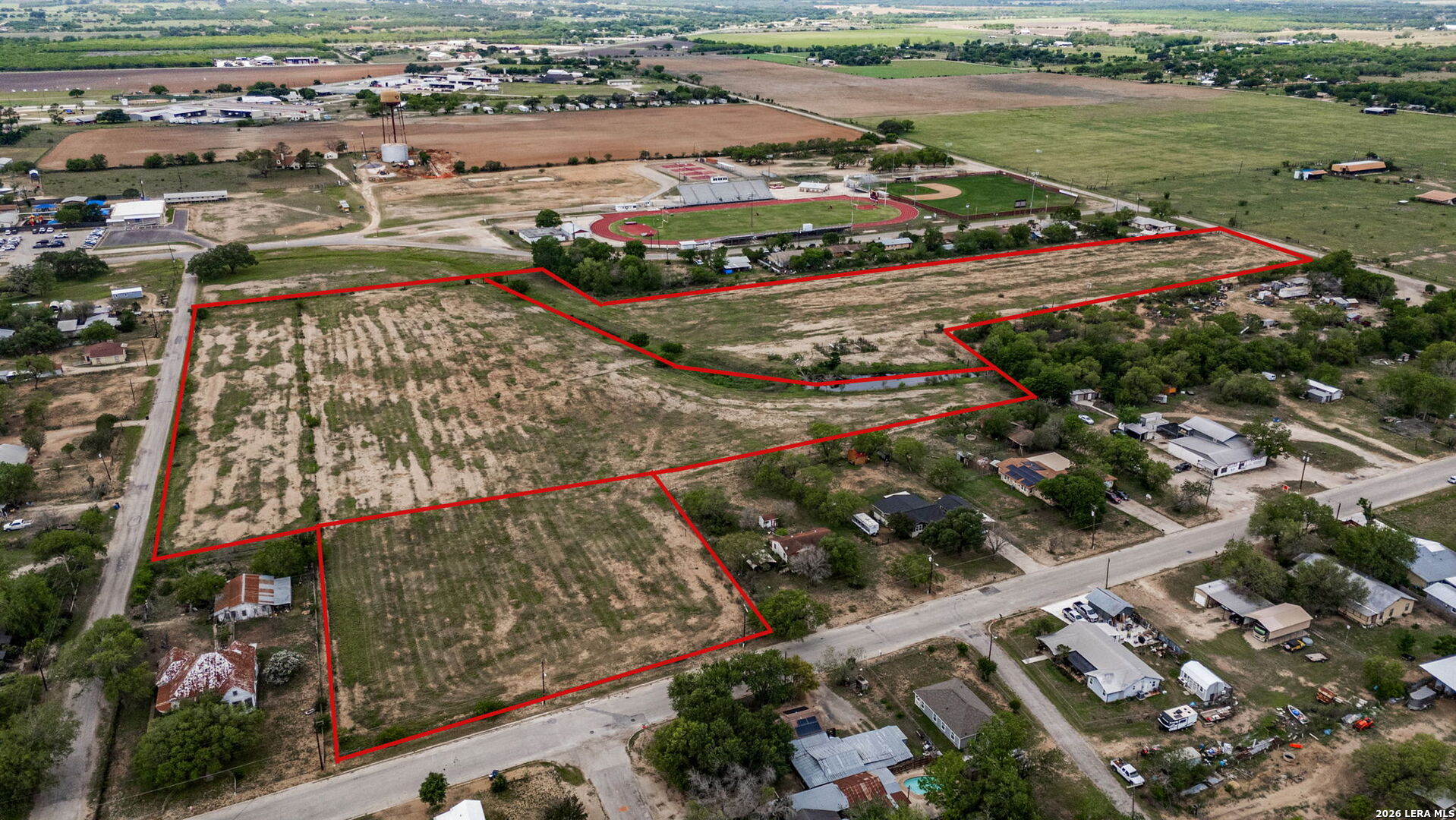 000 N Windy Knoll Devine TX 78016