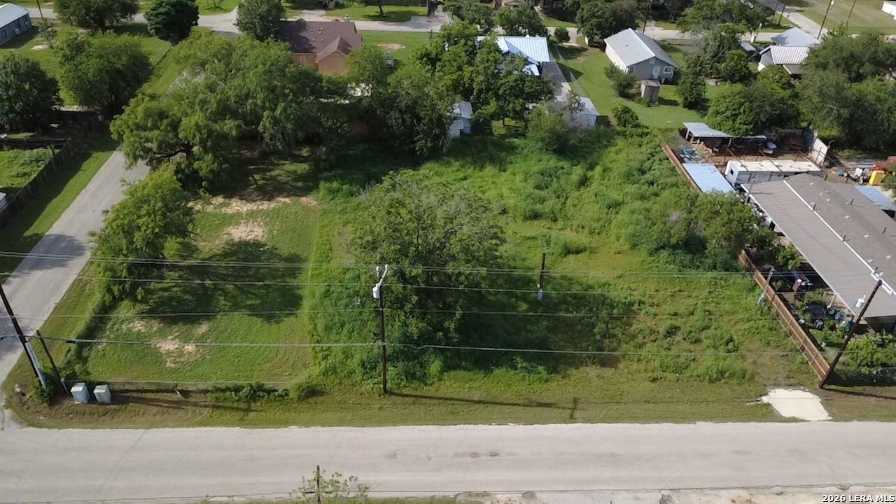 8107 W Dixon Road Somerset TX 78069