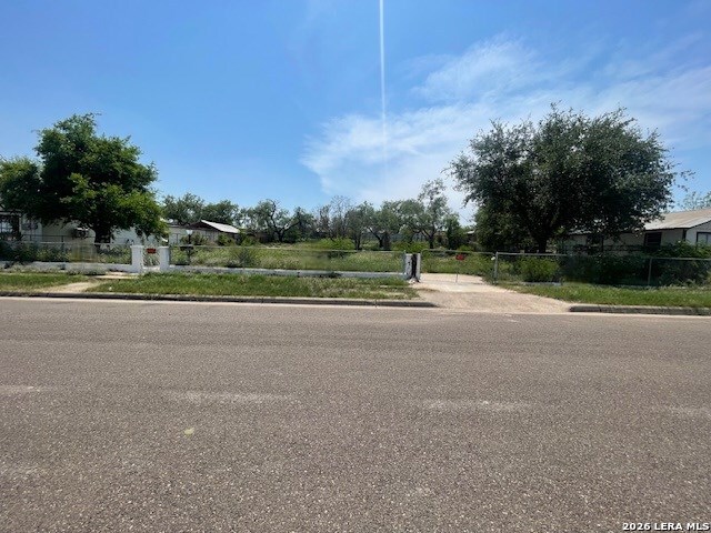 969 Ave D Eagle Pass TX 78852