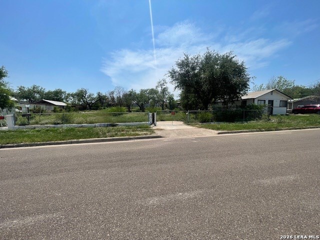 969 Ave D Eagle Pass TX 78852