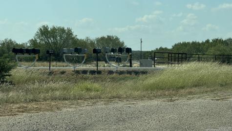 1588 Pr 1688 Four X Road Moore TX 78057