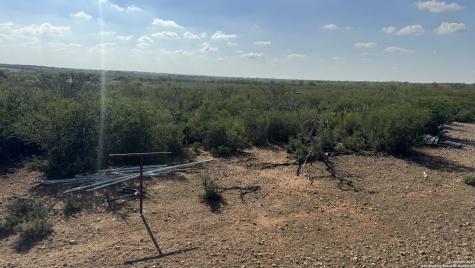 1588 Pr 1688 Four X Road Moore TX 78057