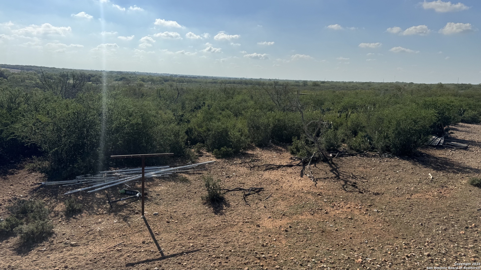 1588 Pr 1688 Four X Road Moore TX 78057